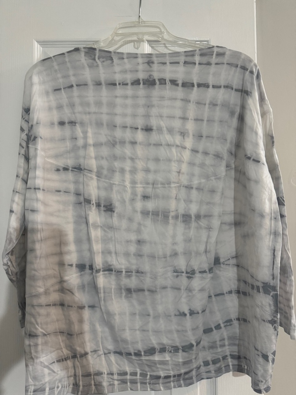 Lululemon Gray and White Tie-Dye Long Sleeve Top - Picture 3 of 3